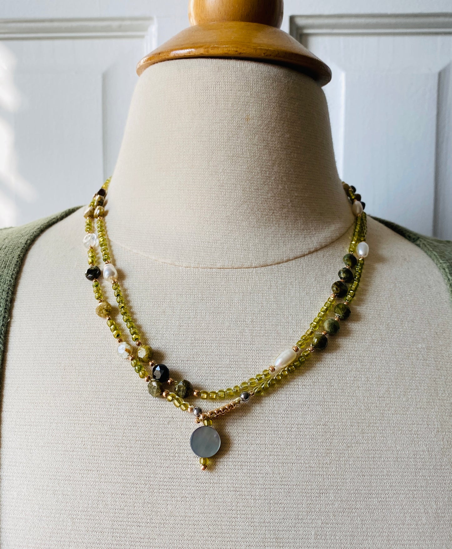 Green garnet and pearl crochet necklace