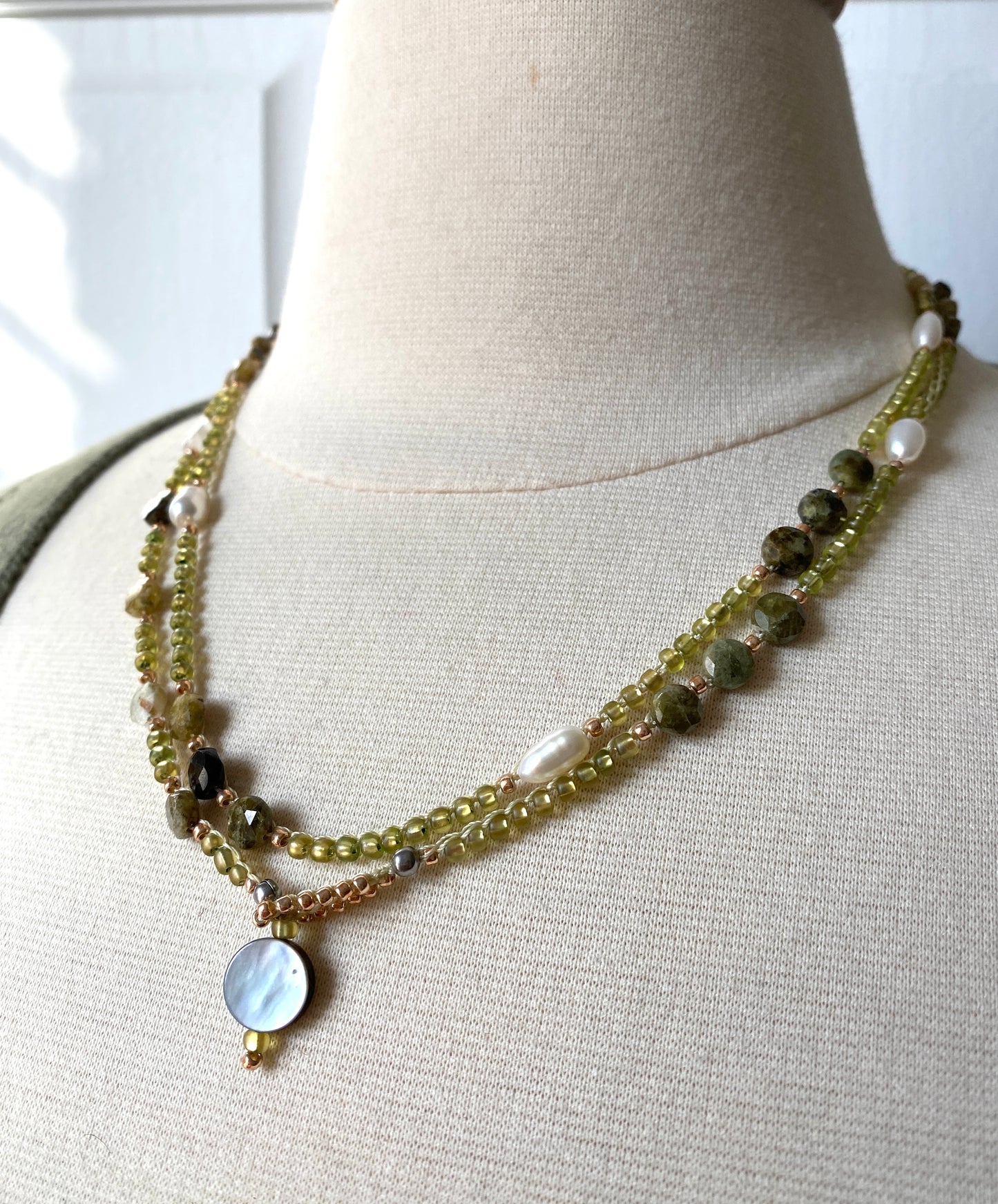 Green garnet and pearl crochet necklace