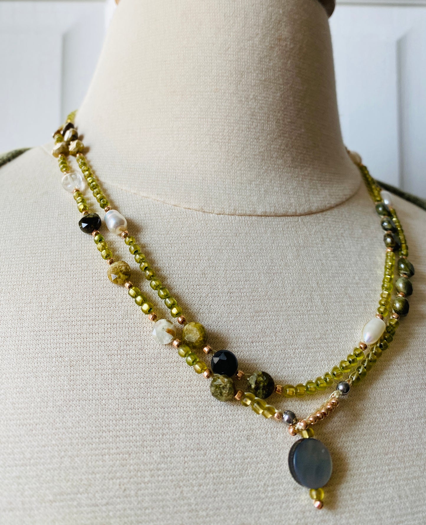 Green garnet and pearl crochet necklace